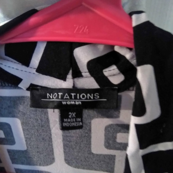 Blouse - Picture 2 of 3